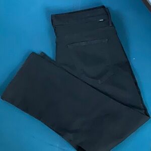 MOTHER women’s jeans The Insider Crop in Not Guilty Black